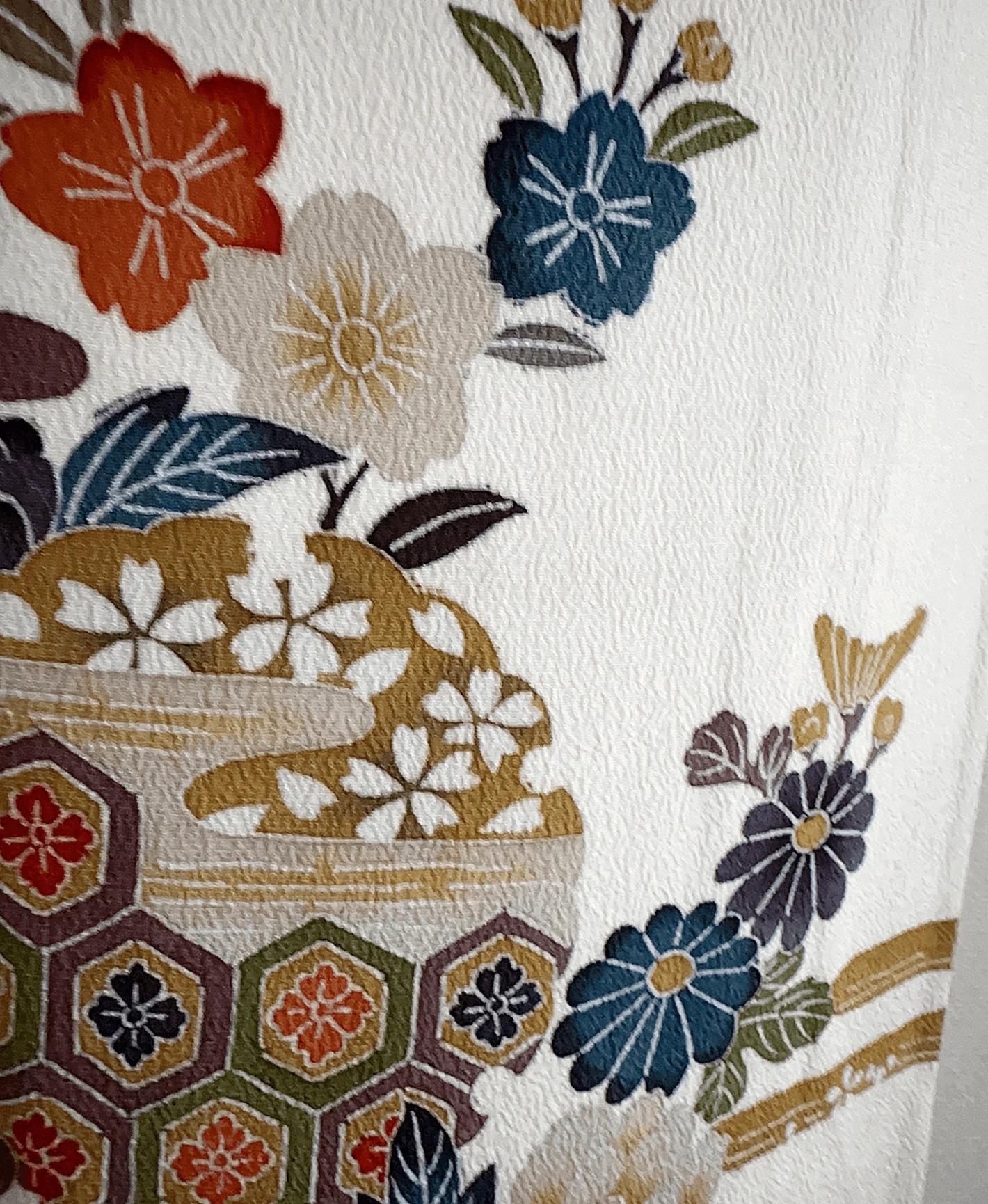 White Peony Houmongi - Image 6