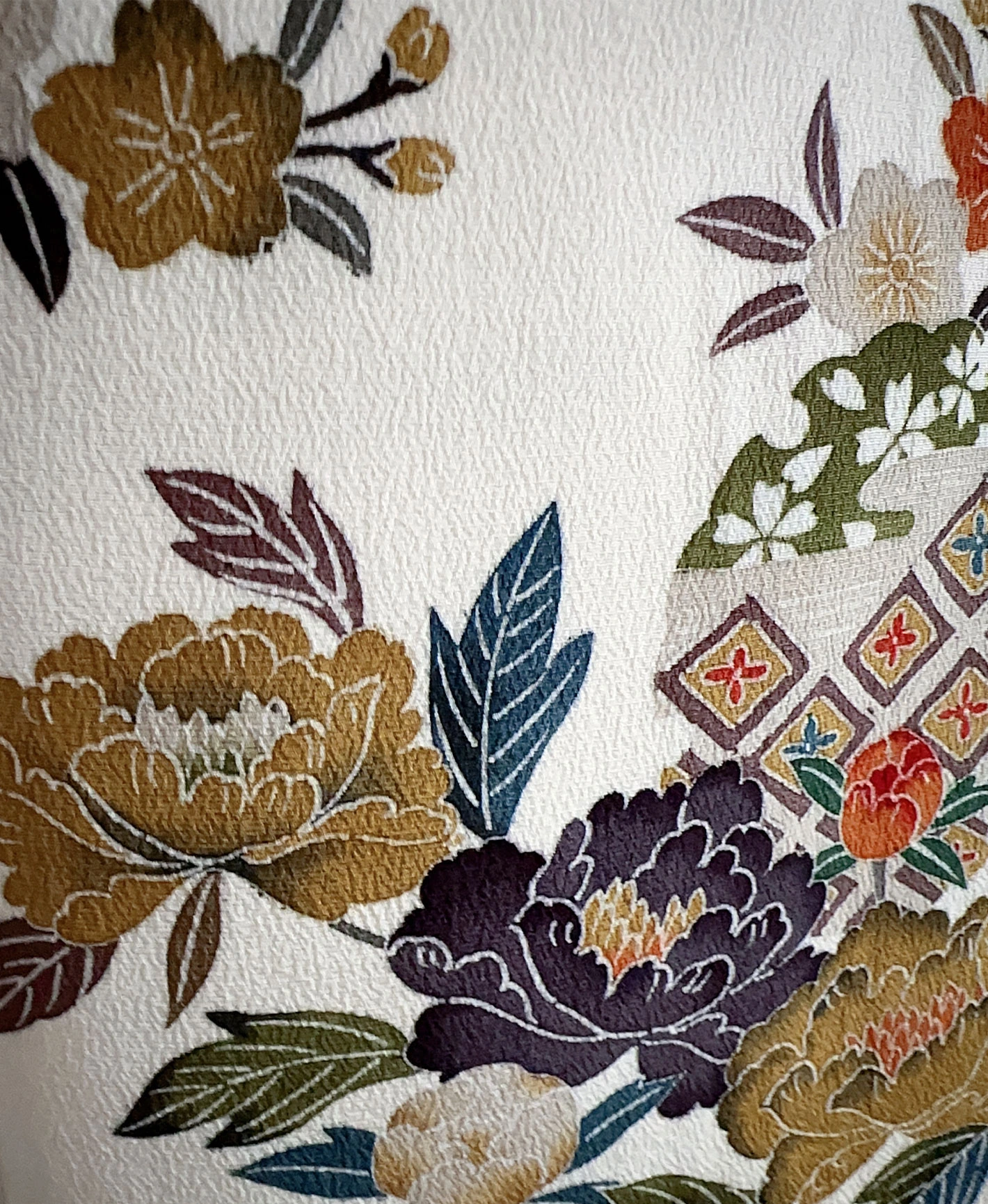 White Peony Houmongi - Image 8