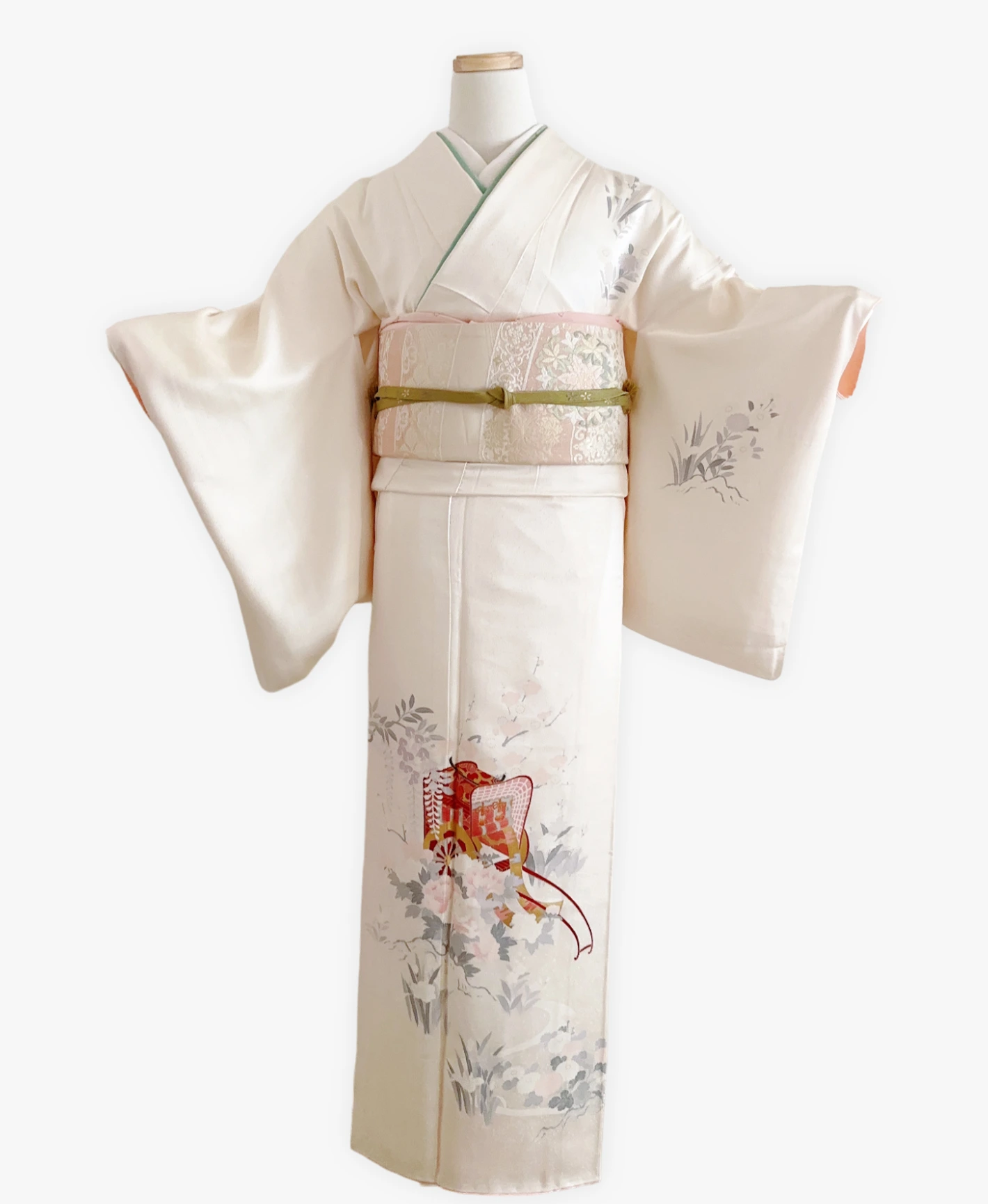 Ecru Carriage Houmongi - Image 1