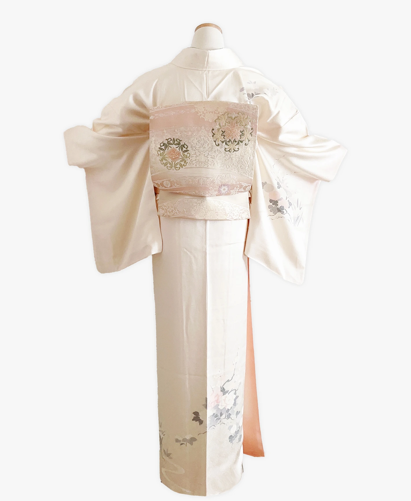 Ecru Carriage Houmongi - Image 2