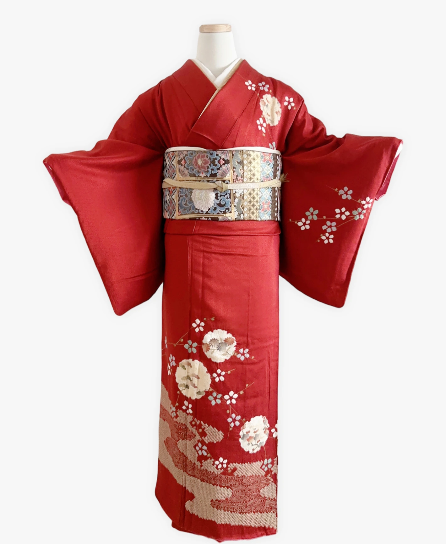 Madder Red Snowflake Houmongi - Image 1