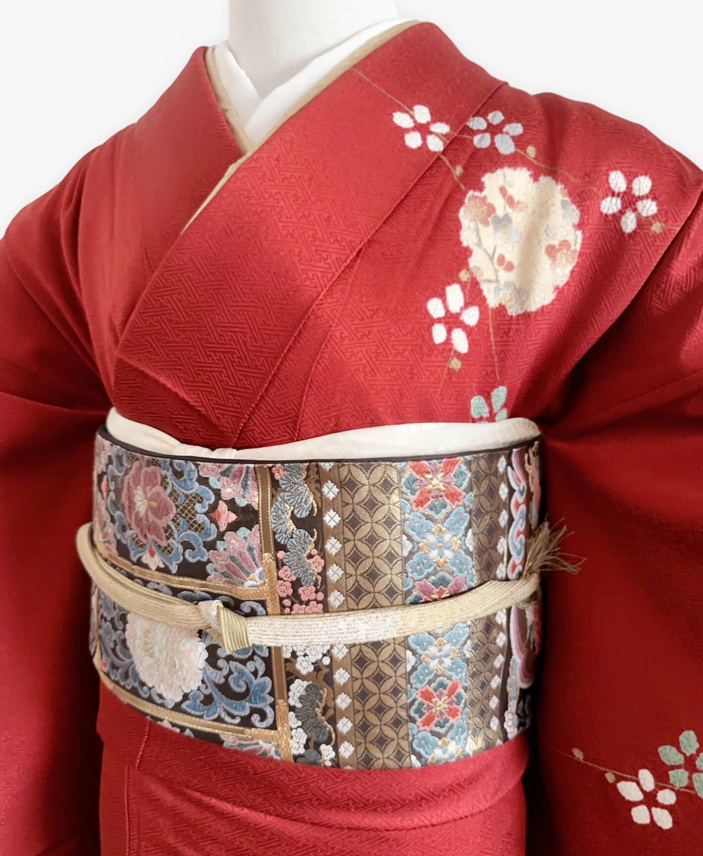 Madder Red Snowflake Houmongi - Image 3