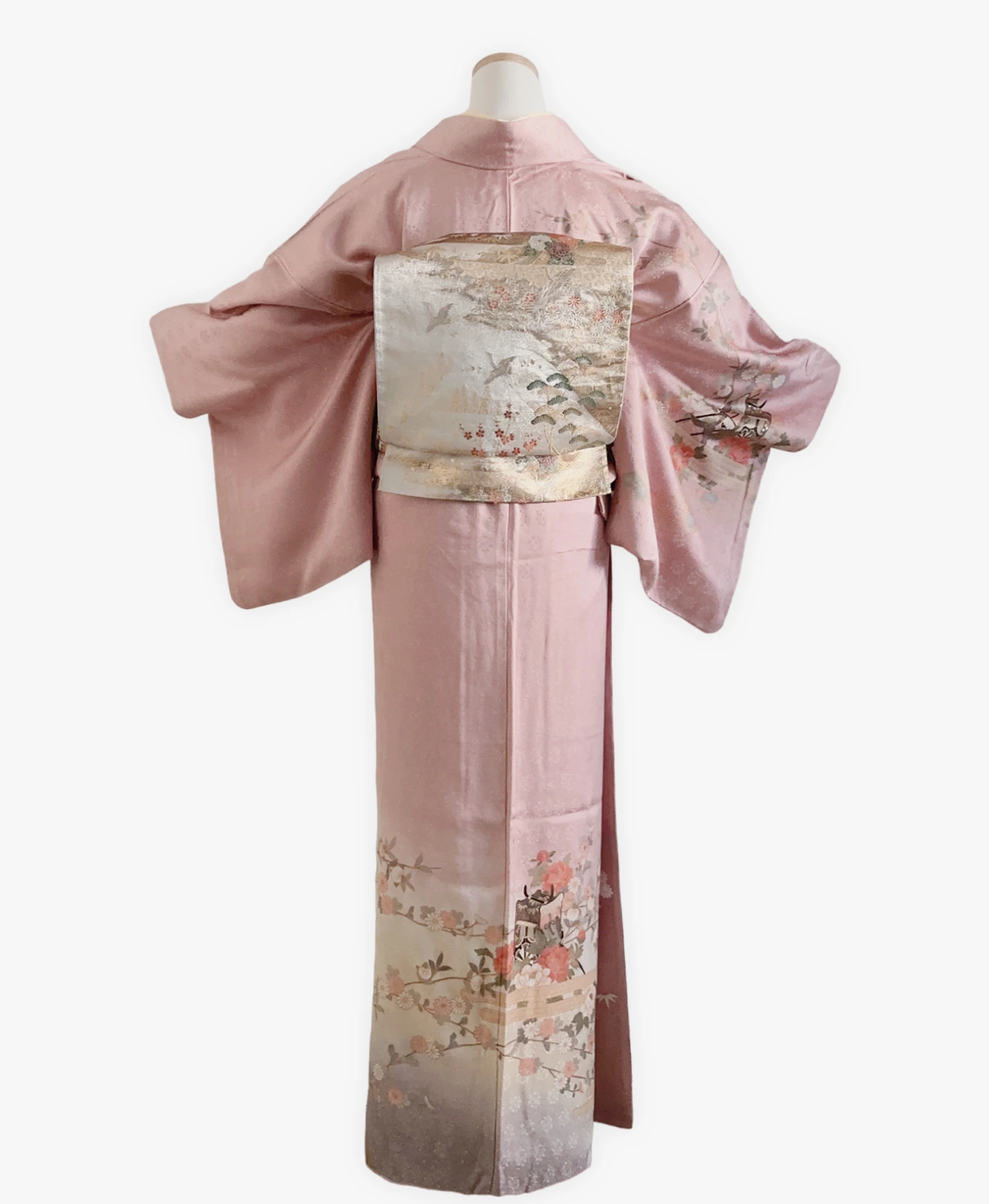 Dusty Pink Carriage Houmongi - Image 2