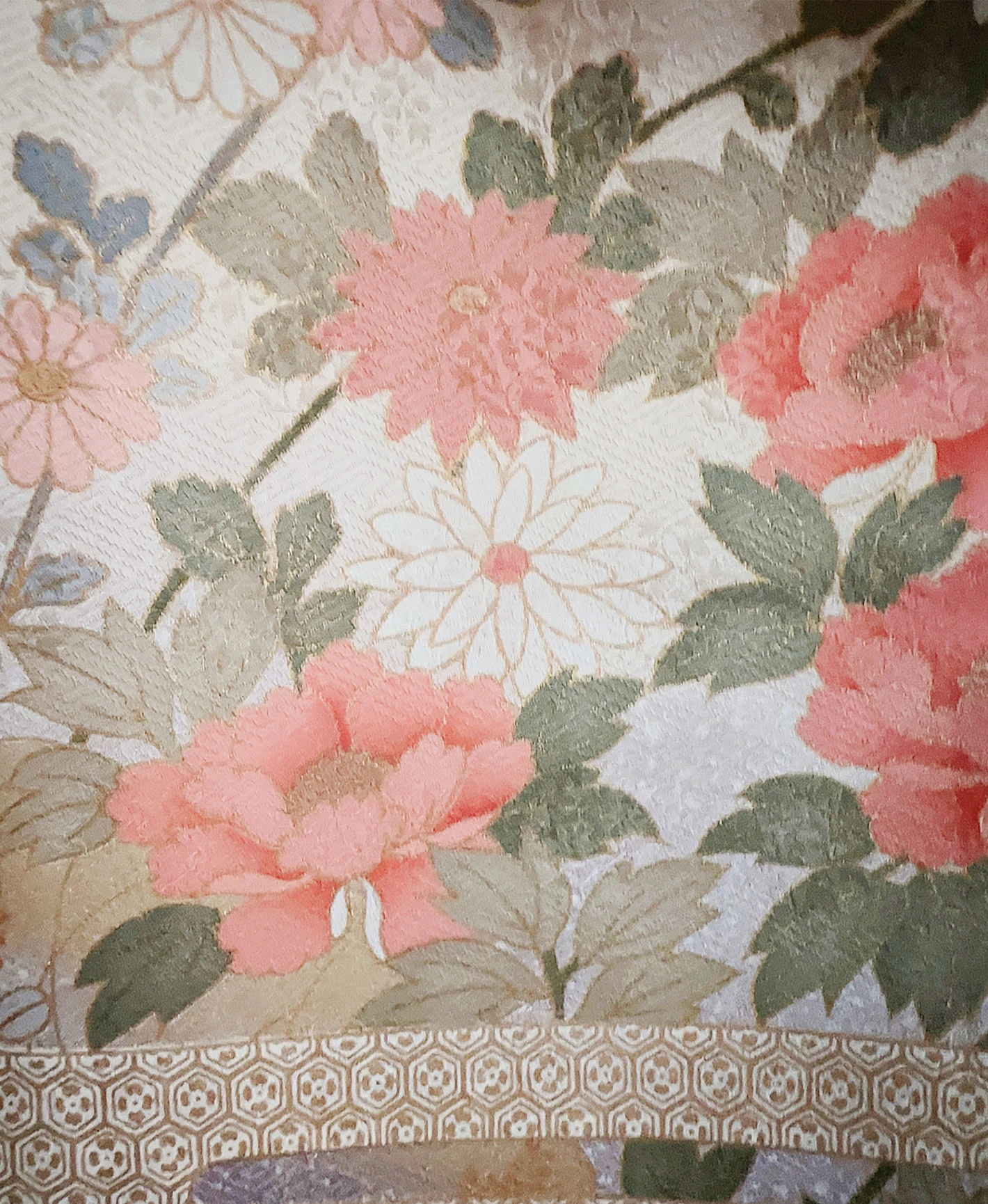 Dusty Pink Carriage Houmongi - Image 9