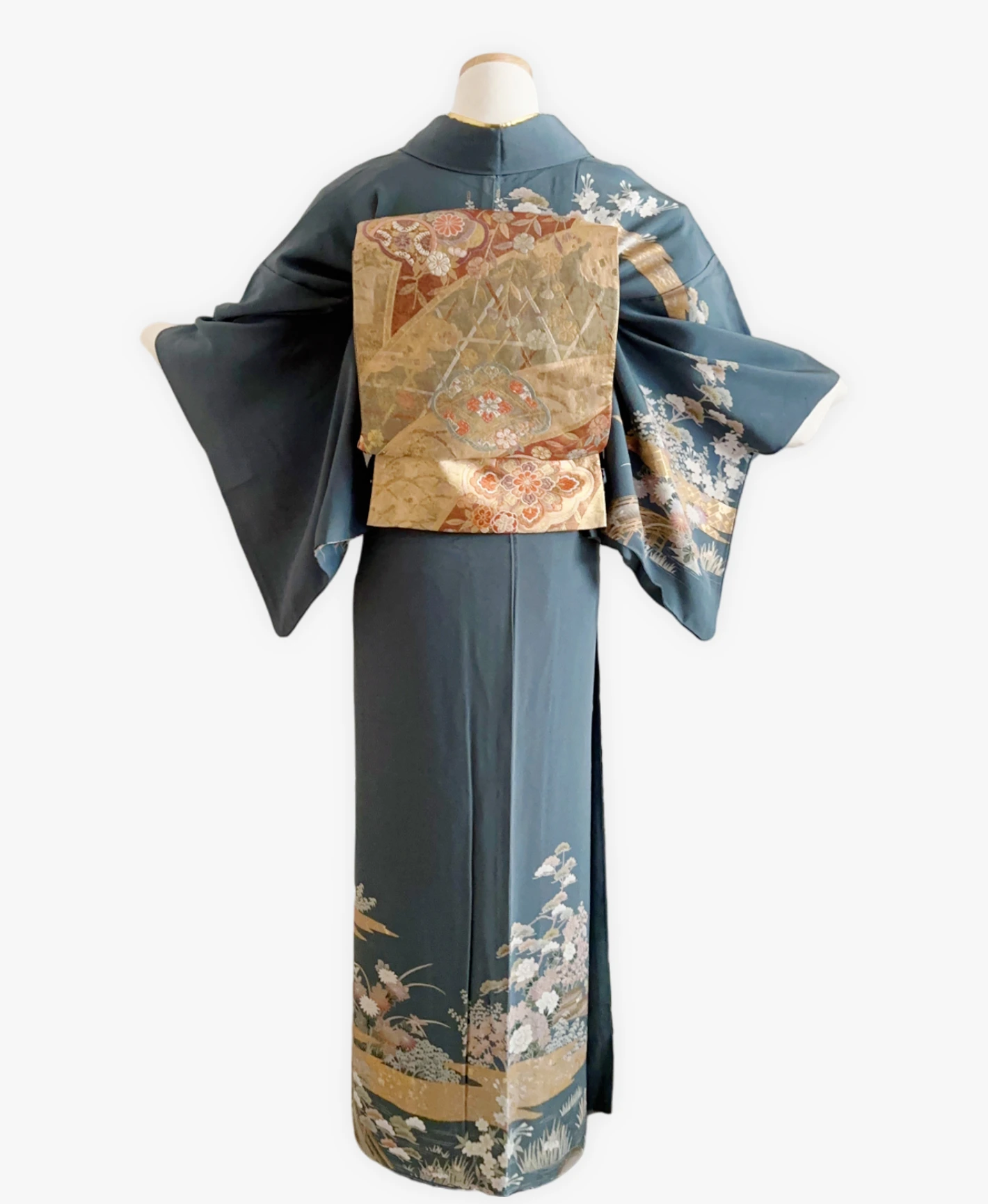 Indigo Peony Houmongi - Image 2