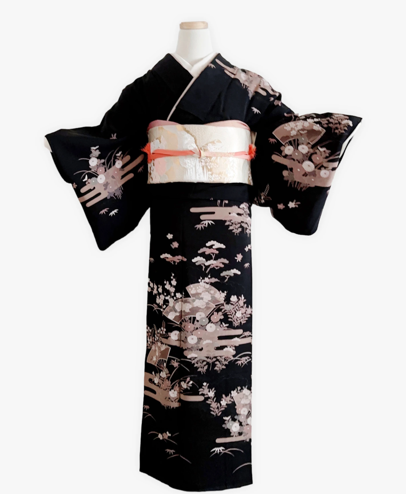 Black Fan Houmongi - Image 1