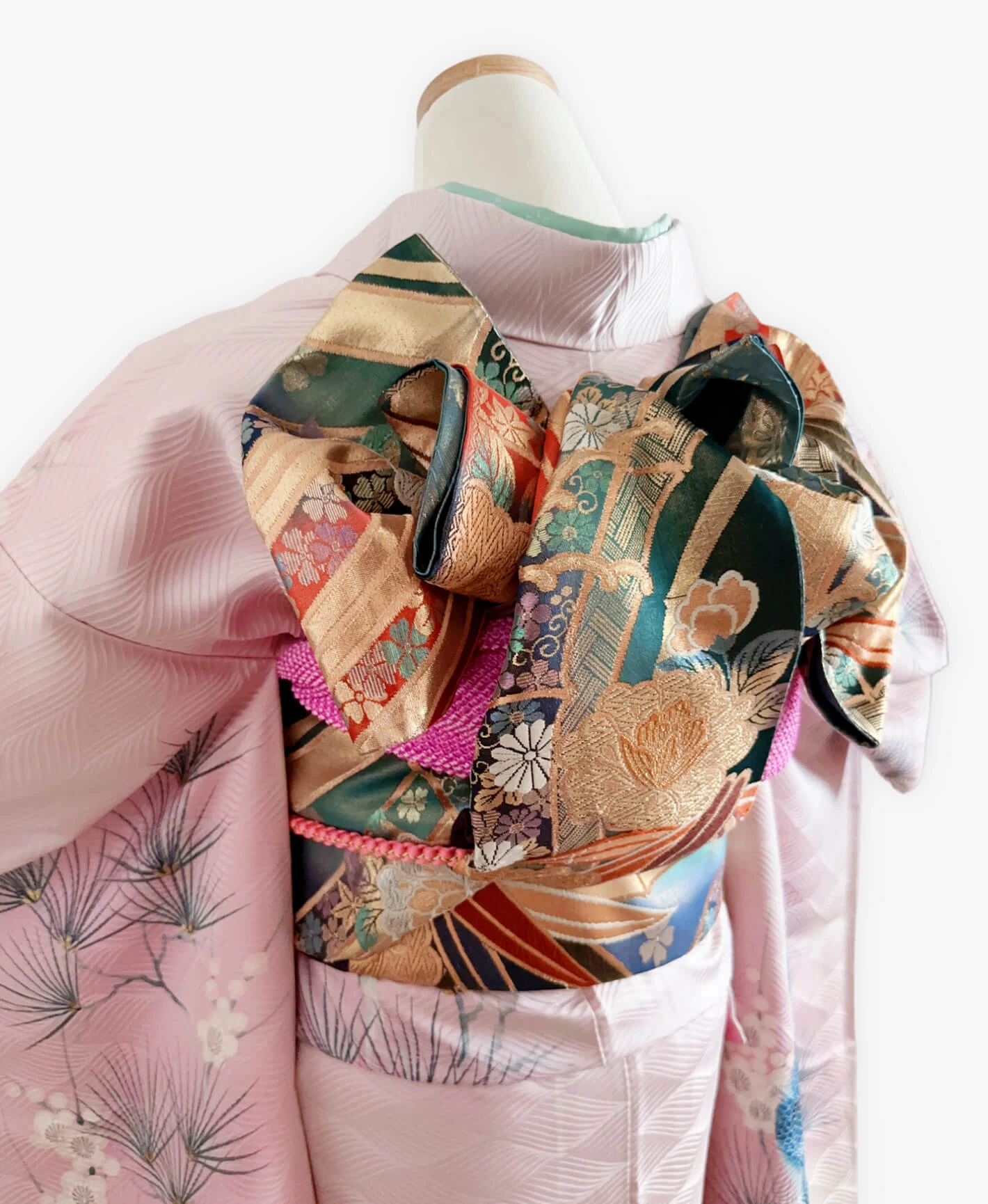 Light Mauve Peacock Pine Furisode - Image 4