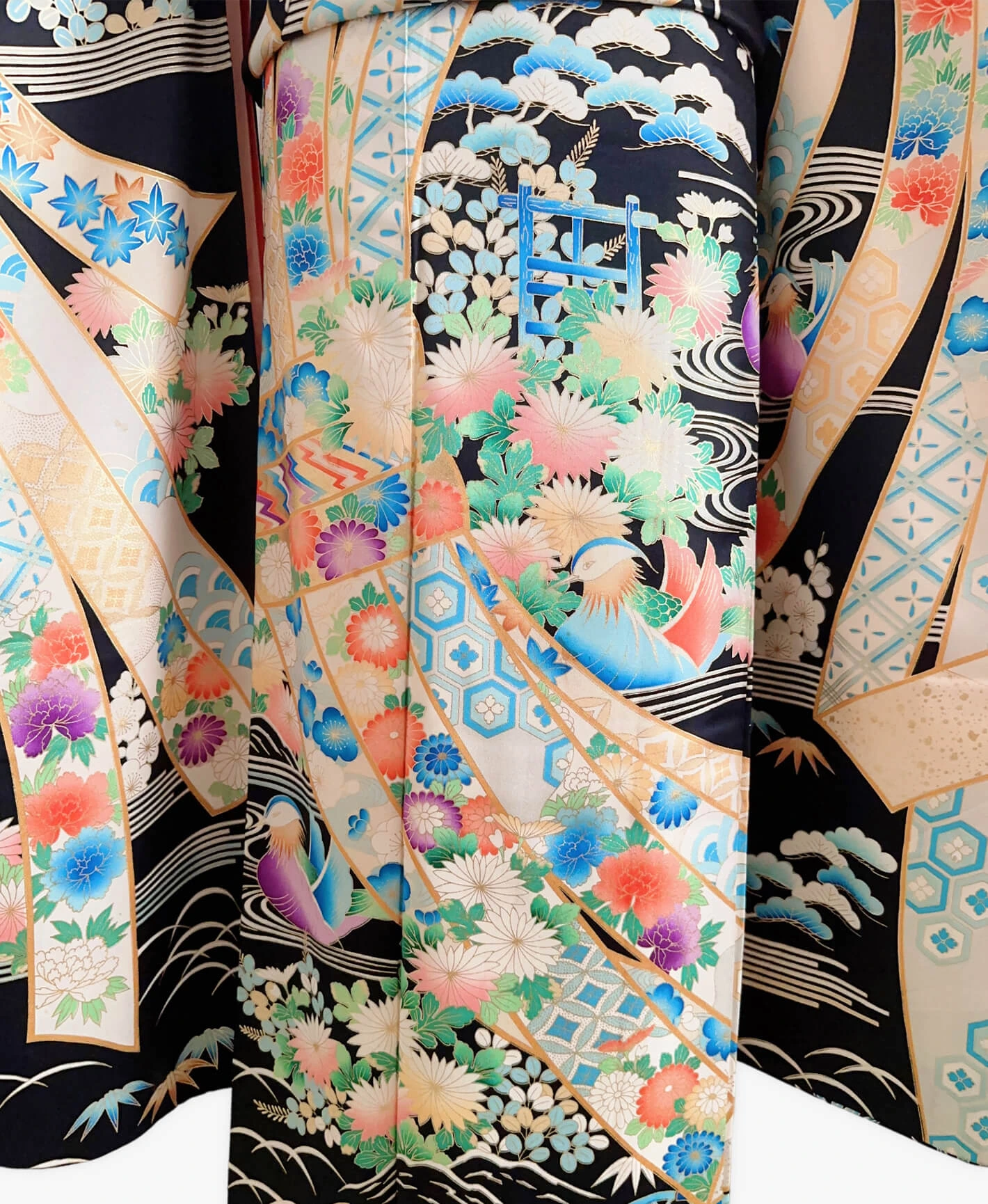 Black Auspicious Noshi Furisode - Image 5