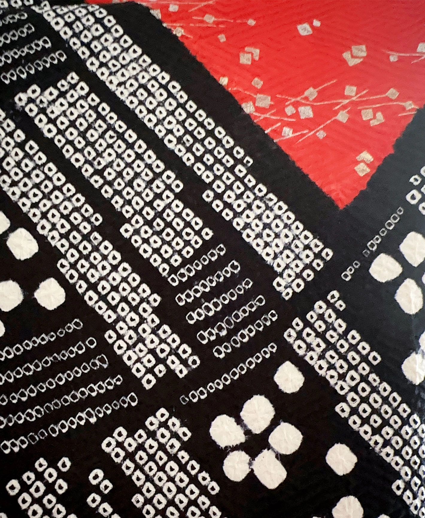 Red Phoenix Imperial Carriage Furisode - Image 9