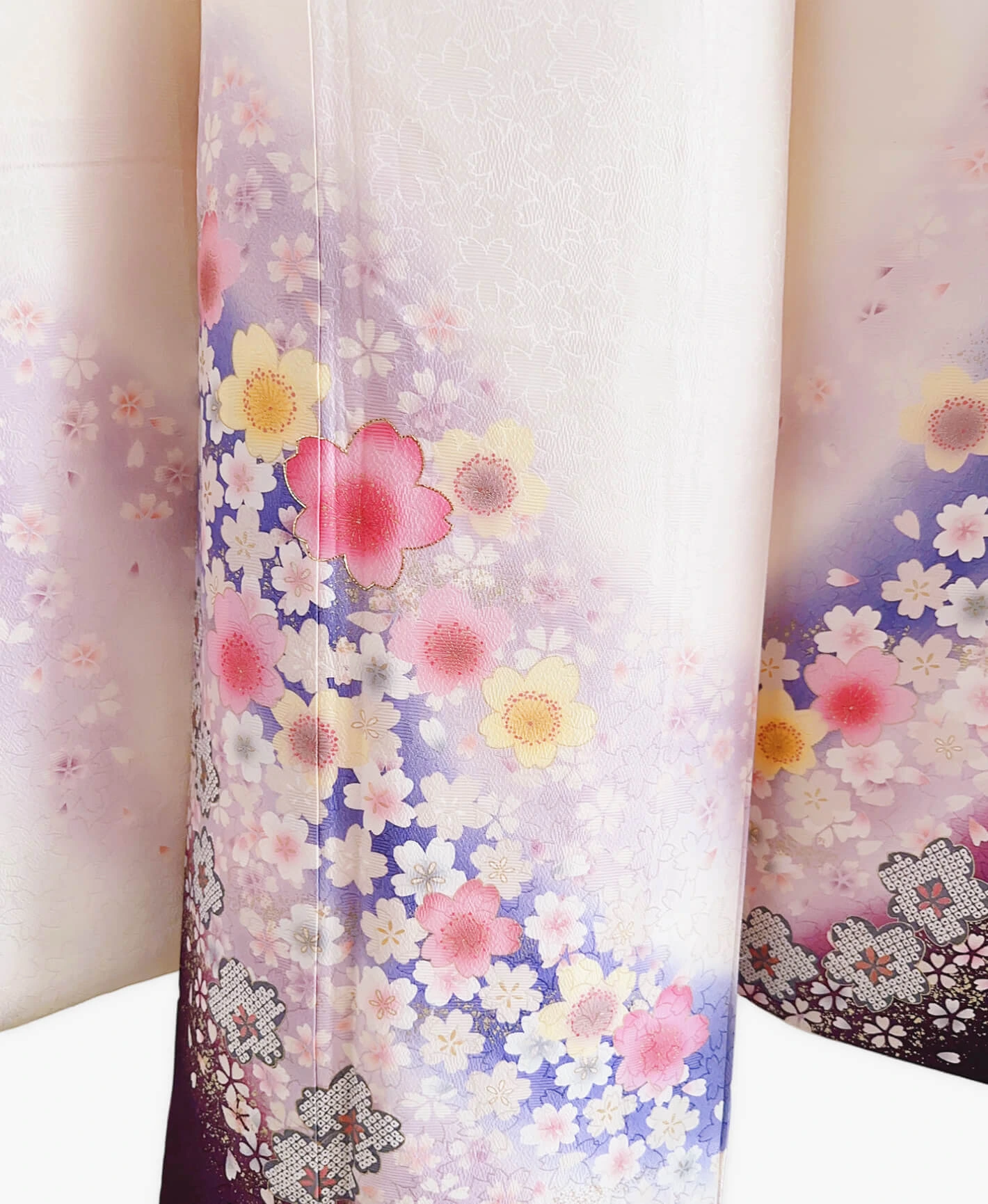 White Sakura Petals Furisode - Image 5